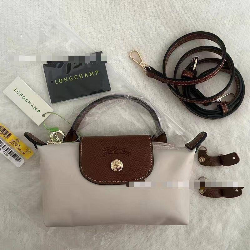 LongChamp Mini

High  Quality 

Size：19  * 11 cm
50 dhs🪙

Zain115
♥️♥️♥️