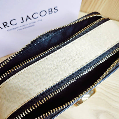 MARC JACOBS 

NEW CAME GOOD QUALITY 
WITH BOX 
🎁🎁🎁

80 dhs🇦🇪

Zain39
♥️♥️♥️