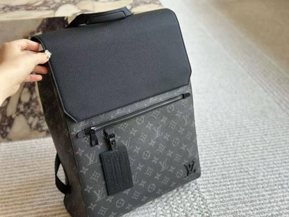 LV BACKPACK 
GOOD QUALITY 💯
130 dhs🇦🇪

Zain28
♥️♥️♥️