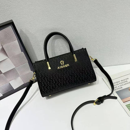 Aigner  

95 dhs🇦🇪 

with box 
🎁🎁🎁

Zain253
♥️♥️♥️