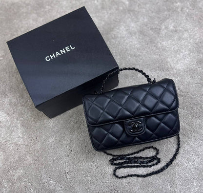 CHANEL 

GOOD QUALITY 

90 dhs🇦🇪

WITH BOX 
🎁🎁🎁

Zain28
♥️♥️♥️