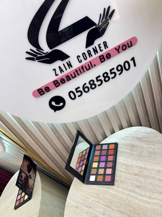 Makeup palette 

30 dhs uae

Zain49

♥️♥️♥️
