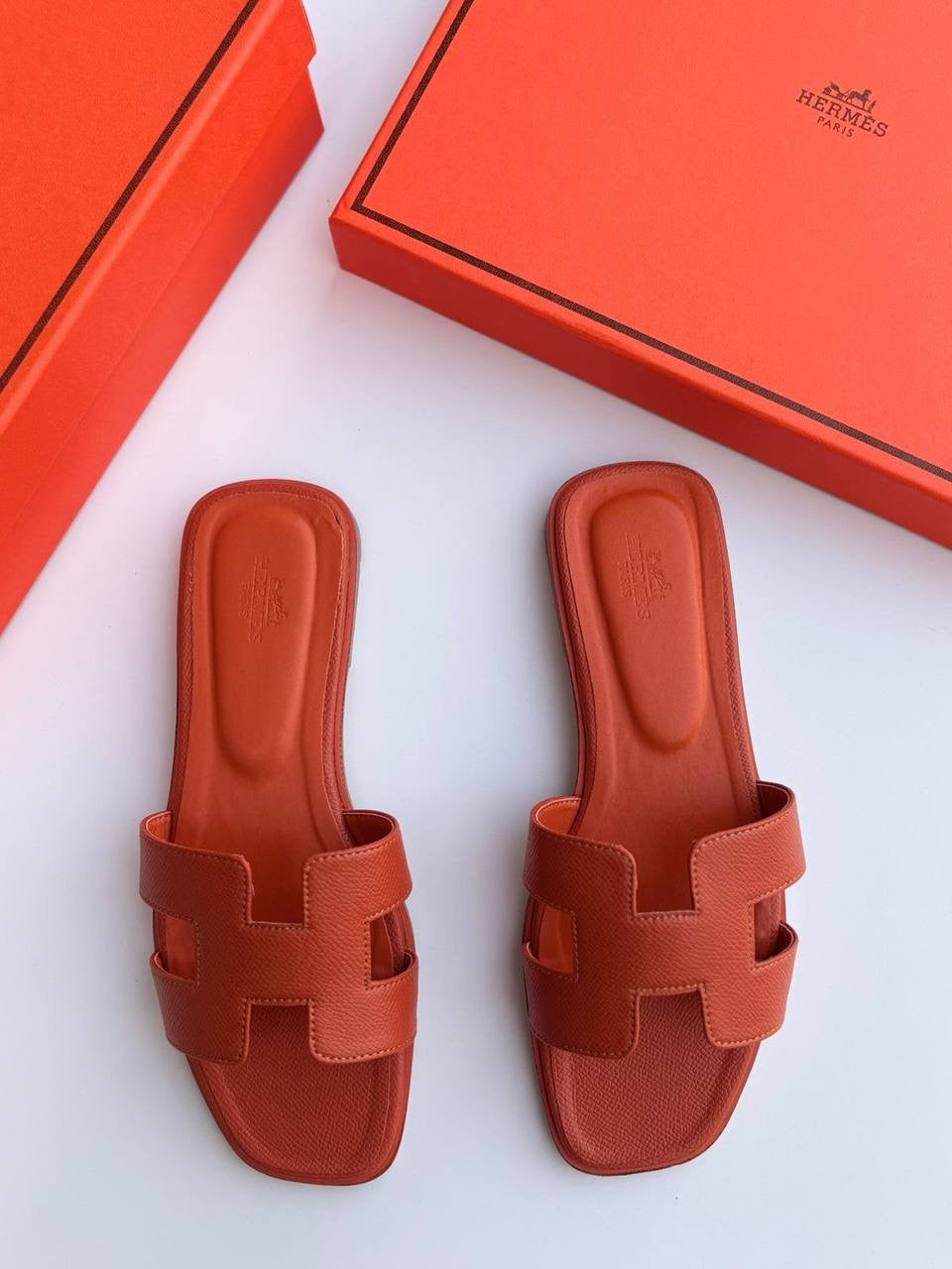 Hermes 
High Quality 
100 dhs🪙
Size 36-42

Zain30
♥️♥️♥️