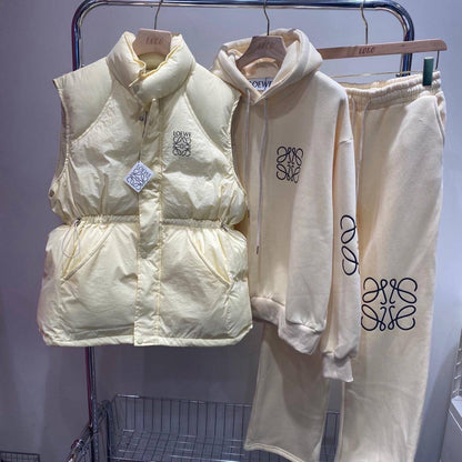 *New collections      
380 dhs🪙
*good  quality  💕💝🛍️
*Sizes:S M L * 
*AVAILABLE NOW* full set

Zain231
♥️♥️♥️