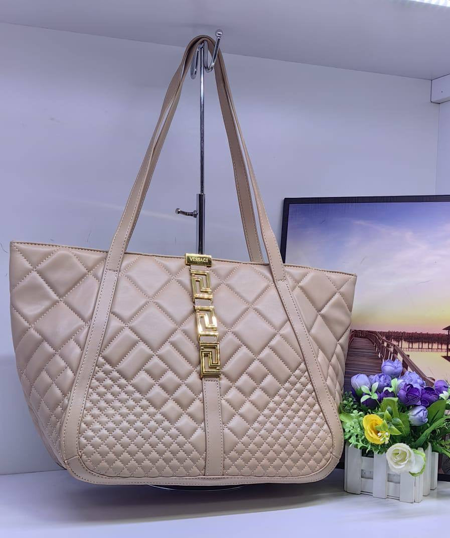 Versace 
90 dhs🇦🇪

Zain173
♥️♥️♥️