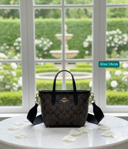 Coach

Good quality 

with box 
🎁🎁🎁

90 dhs🪙

Zain186
♥️♥️♥️