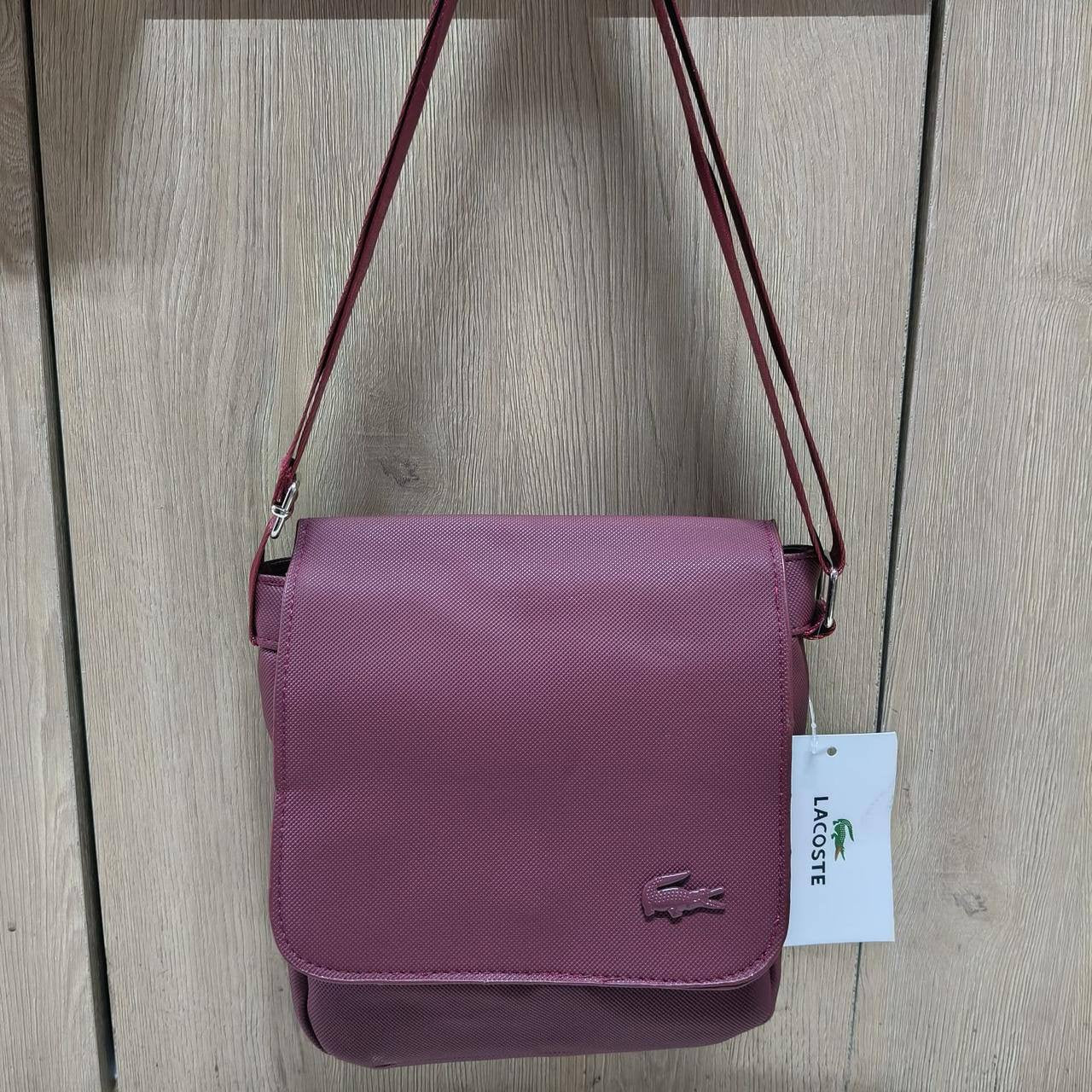LACOSTE Bag 

GOOD quality 
40 dhs🇦🇪

Zain40
♥️♥️♥️