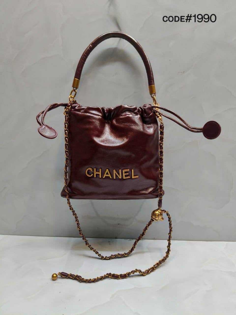 Chanel 22 ᴍɪɴɪ
ʙᴜᴄᴋᴇᴛ sʜᴏᴜʟᴅᴇʀ/ ᴄʀᴏssʙᴀɢ
sɪᴢᴇ: 22 ᴄm

70 dhs🇦🇪

Zain31
♥️♥️♥️