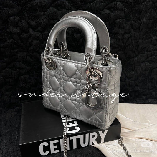 .
NEW🌸DIOR🌸
SUPER MASTER QUALITY🫶
WITH FULL PACKAGING 🎁
For Price 👇 WTSP Text Zain 0568585901

Zain255
♥️♥️♥️