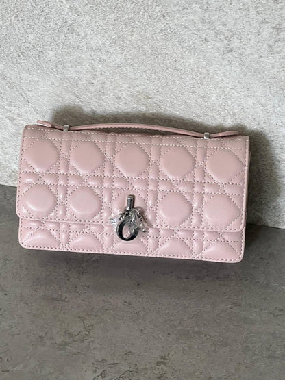 Dior - Chanel - Goyard
Super Master 
Top Quality
For Price 👇 WTSP Text Zain 0568585901

Zain76
♥️♥️♥️