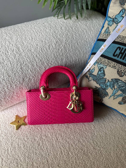 DIOR
     
  💗22 cm 🦋
Super Master 
🦋Available now 🩵💫
For Price 👇 WTSP Text Zain 0568585901

Zain246
♥️♥️♥️