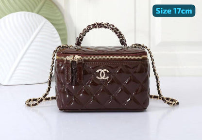 Chanel
Good quality 

with box 
🎁🎁🎁

95 dhs🇦🇪

Zain186
♥️♥️♥️