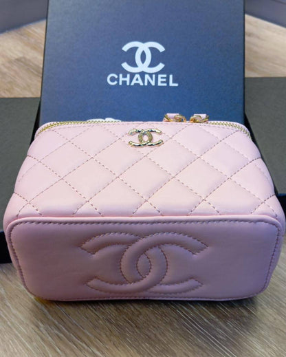 Chanel
Good quality 

with box 
🎁🎁🎁

95 dhs🇦🇪

Zain186
♥️♥️♥️