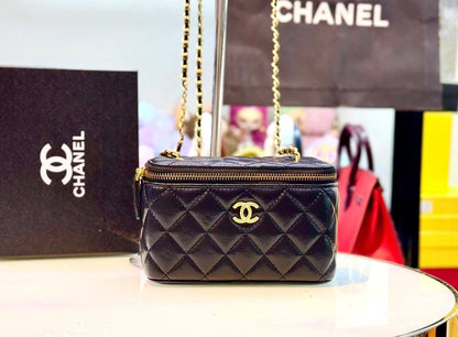 CHANEL

95 dhs🇦🇪

with box
🎁🎁🎁

Zain90
♥️♥️♥️