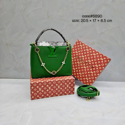 LV
ᴄᴀᴘᴜᴄᴄɪɴᴇ ᴛᴏᴘ ʜᴀɴᴅ ʙᴀɢ
ᴡɪᴛʜ ʟᴏɴɢ ʙᴇʟᴛ sᴛʀᴀᴘ
ɢᴏʟᴅ ʜᴀʀᴅᴡᴀʀᴇ
sɪᴢᴇ : 20.5 cm
ᴡɪᴛʜ BOX
🎁🎁🎁

75 dhs🇦🇪

Zain31
♥️♥️♥️
