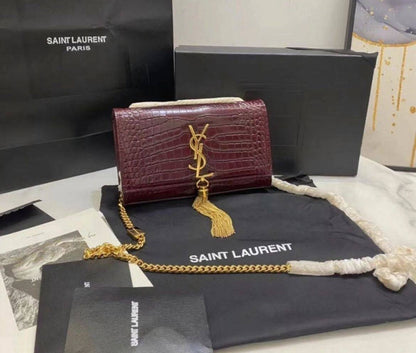 YSL

95 dhs🇦🇪

Good quality 
with box
🎁🎁🎁

Zain35
♥️♥️♥️