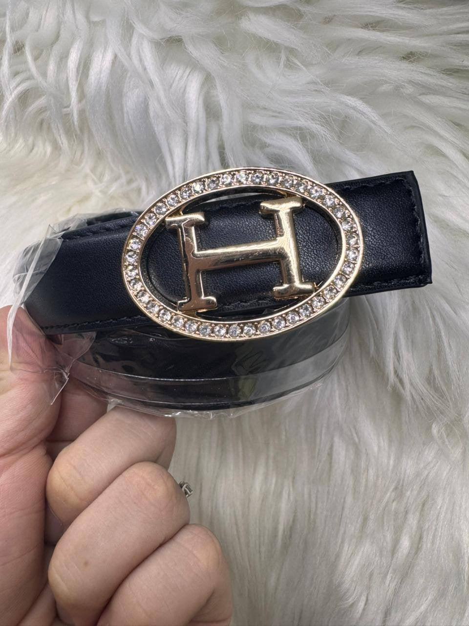 Brand belt
High  Quality 
Size：110 * 2.5 cm
25 dhs🪙

Zain115
♥️♥️♥️