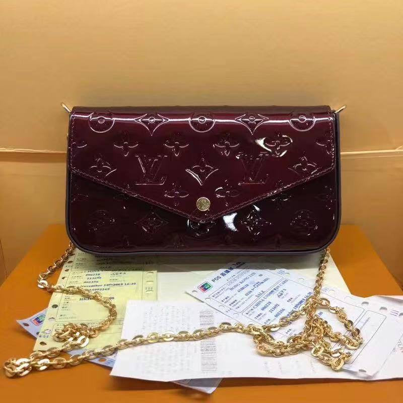 LV - Gucci 
90 dhs🇦🇪 

with box 
🎁🎁🎁

Zain253
♥️♥️♥️