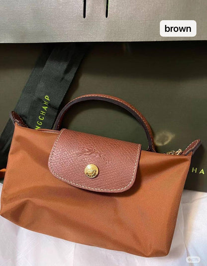 LongChamp Mini

High  Quality 

Size：19  * 11 cm
50 dhs🪙

Zain115
♥️♥️♥️