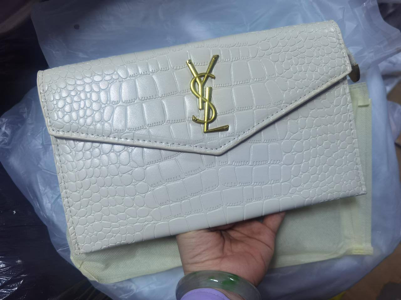 🎉 Offer 🎊  Ysl  clutch
Size : 29 *16 cm
50 dhs🇦🇪

Zain115
♥️♥️♥️