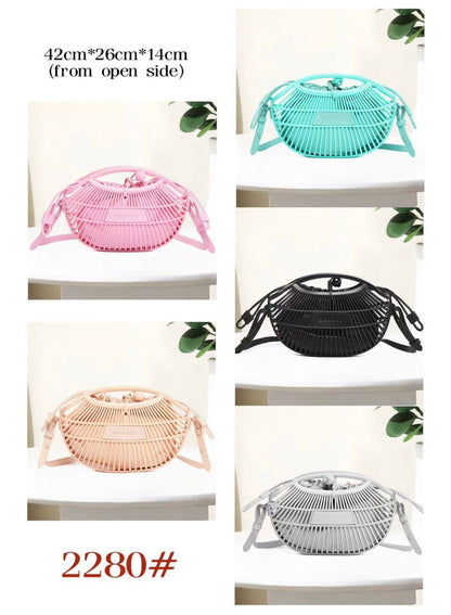 CHANEL 
NEW DESIGN GOOD QUALITY 
120 dhs🇦🇪

Zain39
♥️♥️♥️