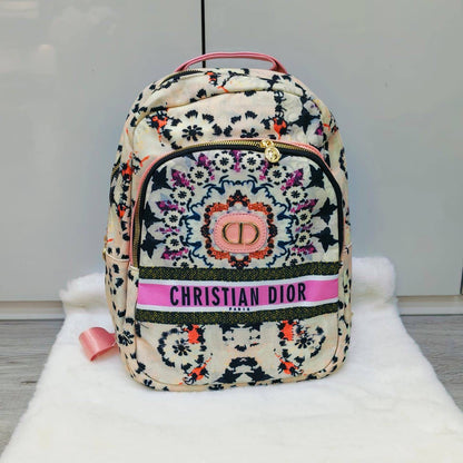 Dior
Bagback
55 dhs🇦🇪

Zain40
♥️♥️♥️