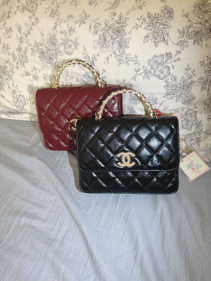 Chanel

90 dhs🇦🇪

Good quality

with box
🎁🎁🎁

Zain35
♥️♥️♥️