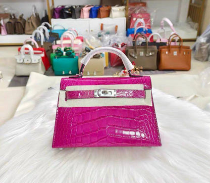Hermes
KL-22 with box 
95 dhs🪙💕

KL-25 with box
 115 dhs🪙💕 

Zain136
♥️♥️♥️