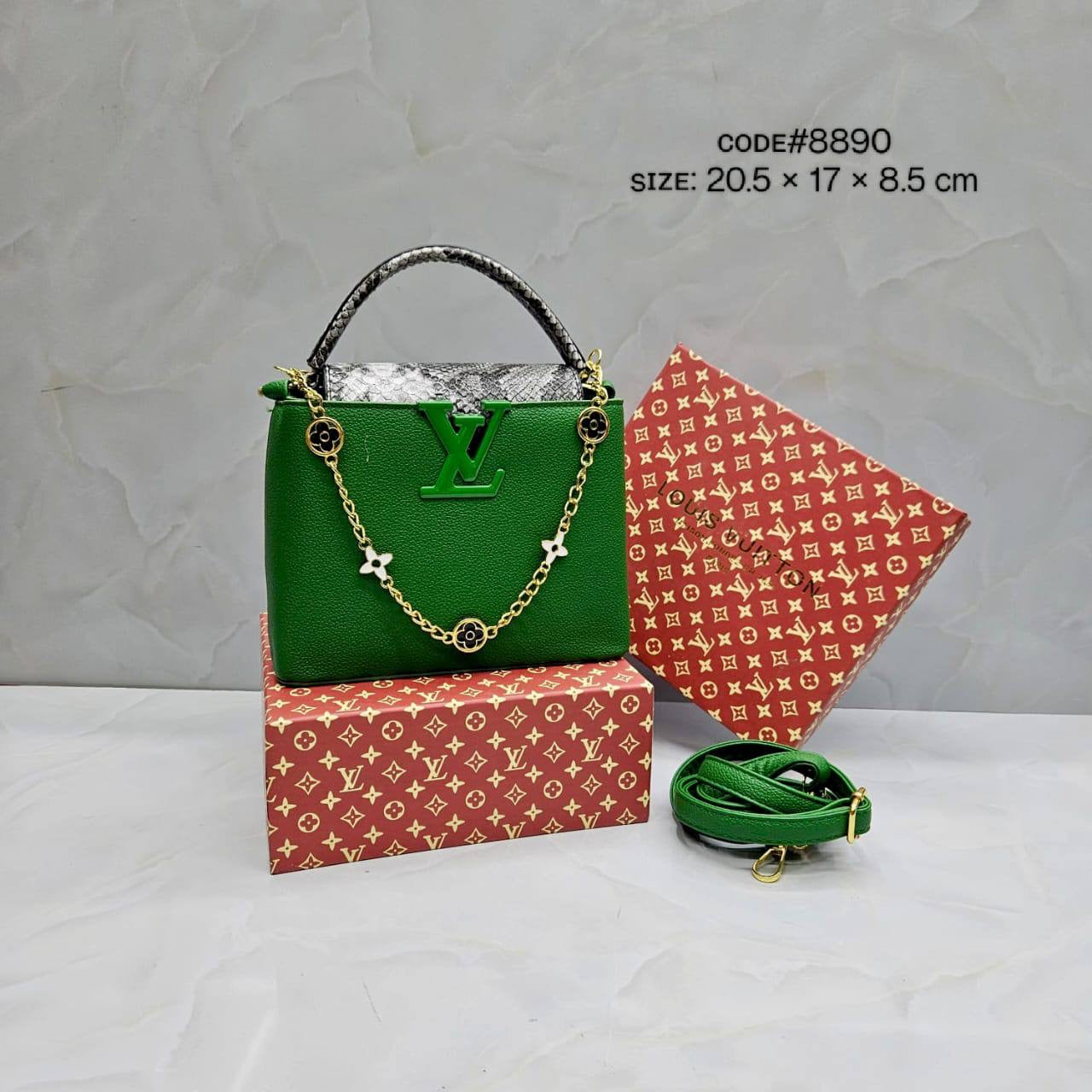 LV
ᴄᴀᴘᴜᴄᴄɪɴᴇ ᴛᴏᴘ ʜᴀɴᴅ ʙᴀɢ
ᴡɪᴛʜ ʟᴏɴɢ ʙᴇʟᴛ sᴛʀᴀᴘ
ɢᴏʟᴅ ʜᴀʀᴅᴡᴀʀᴇ
sɪᴢᴇ : 20.5 cm

ᴡɪᴛʜ BOX
🎁🎁🎁

75 dhs🇦🇪

Zain31
♥️♥️♥️