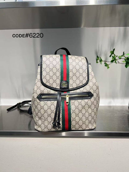 GUCCI BAGPACK
ғʟᴀᴘ ʙᴏᴛᴛᴏɴ ᴋɴᴀᴘsᴀᴄᴋ
sɪᴢᴇ : 28 cm

75 dhs🪙

Zain31
♥️♥️♥️