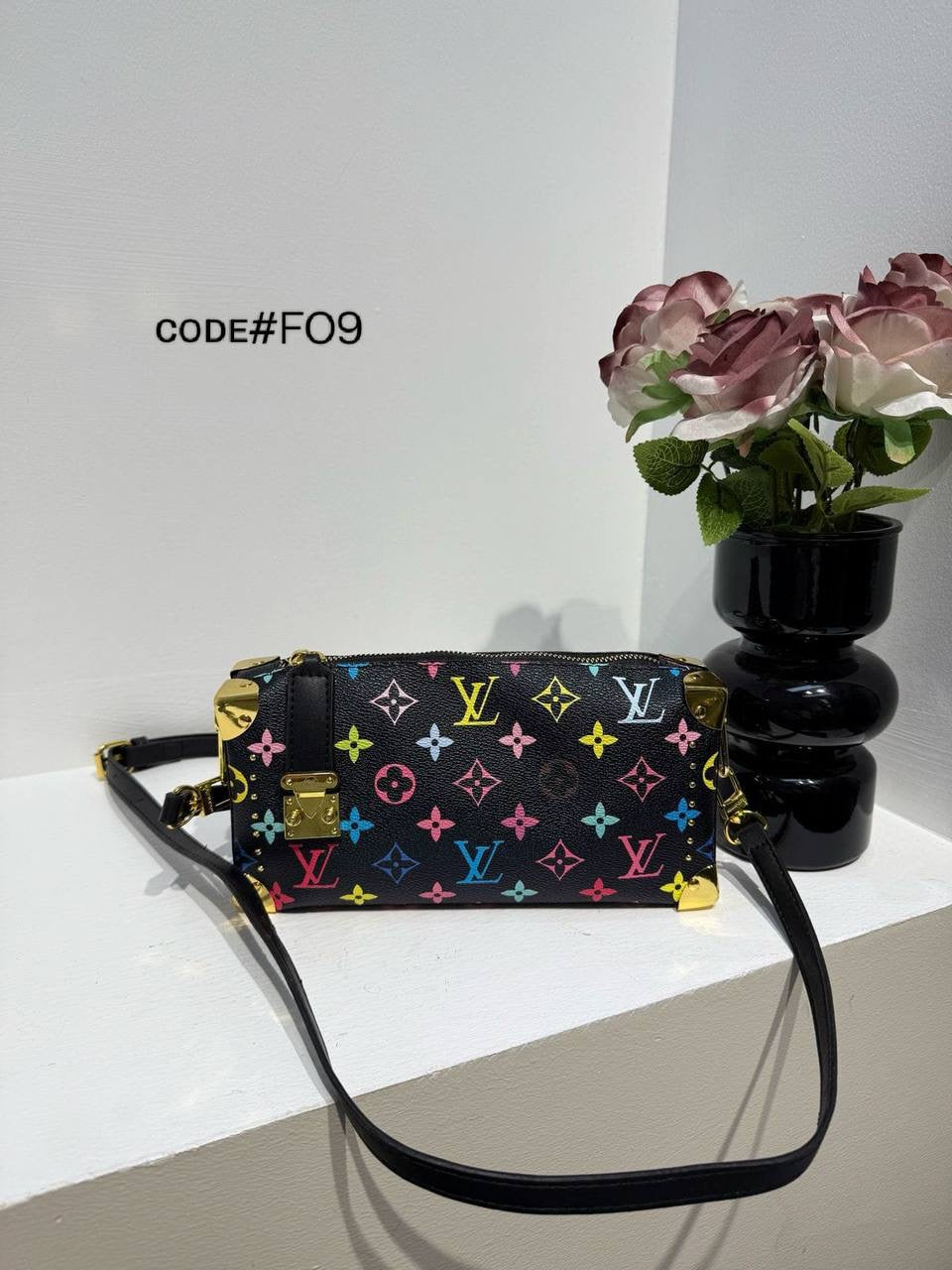 LV
ᴛʀᴜɴᴋ ᴄʀᴏssʙᴀɢ
ᴡɪᴛʜ ʟᴏɴɢ ʙᴇʟᴛ sᴛʀᴀᴘ
ᴍᴏɴᴏɢʀᴀᴍ ʟᴇᴀᴛʜᴇʀ
sɪᴢᴇ : 23  cm

70 dhs🇦🇪

Zain31
♥️♥️♥️