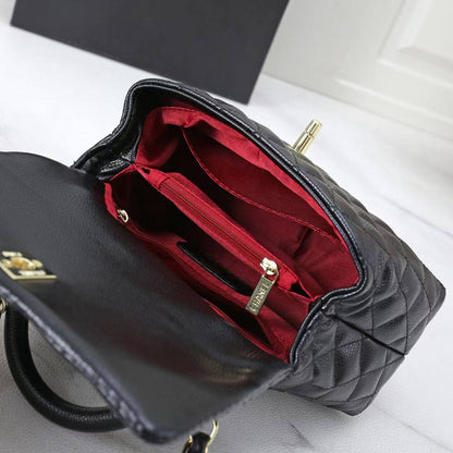 CHANEL ᴄᴏᴄᴏ
ᴛᴏᴘ ʜᴀɴᴅʟᴇ ʙᴀɢ
ᴄᴀᴠɪᴀʀ ʟᴇᴀᴛʜᴇʀ ᴍᴀᴛᴇʀɪᴀʟ
ɢᴏʟᴅ ᴄʜᴀɪɴ ʟᴇᴀᴛʜᴇʀ sᴛʀᴀᴘ
sɪᴢᴇ: 25 cm

ᴡɪᴛʜ BOX
🎁🎁🎁

95 dhs🇦🇪

Zain31
♥️♥️♥️