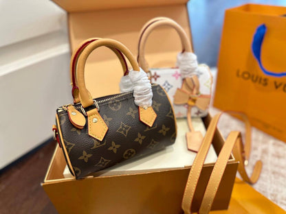 LV
20 cm

With box
🎁🎁🎁

75 dhs🇦🇪

Zain17
♥️♥️♥️