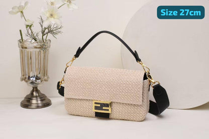 Fendi
Good quality 

with box
🎁🎁🎁
95 dhs🇦🇪

Zain186
♥️♥️♥️