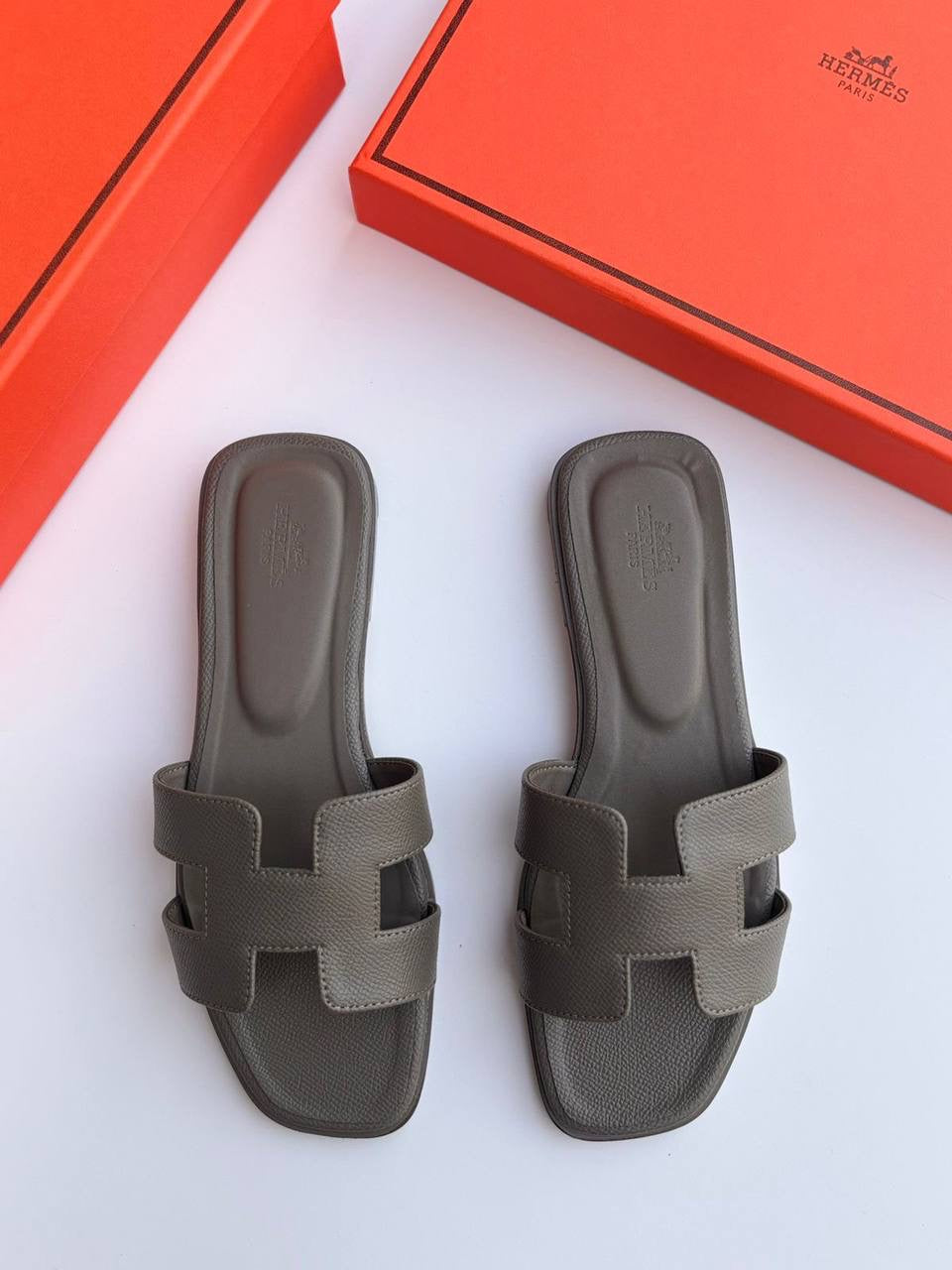 Hermes 
High Quality 
100 dhs🪙
Size 36-42

Zain30
♥️♥️♥️