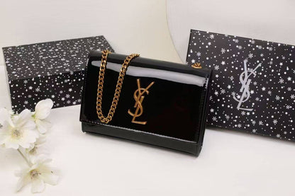 YSL - ʏᴠᴇs sᴀɪɴᴛ ʟᴀᴜʀᴀɴᴛ
ɢʟᴏssʏ ᴍᴀᴛᴇʀɪᴀʟ
ɢᴏʟᴅ ʟᴀᴄᴇ ʜᴀʀᴅᴡᴀʀᴇ
sɪᴢᴇ : 20 x 5 x 14 cm

ᴡɪᴛʜ BOX
🎁🎁🎁

90 dhs🇦🇪

Zain31
♥️♥️♥️