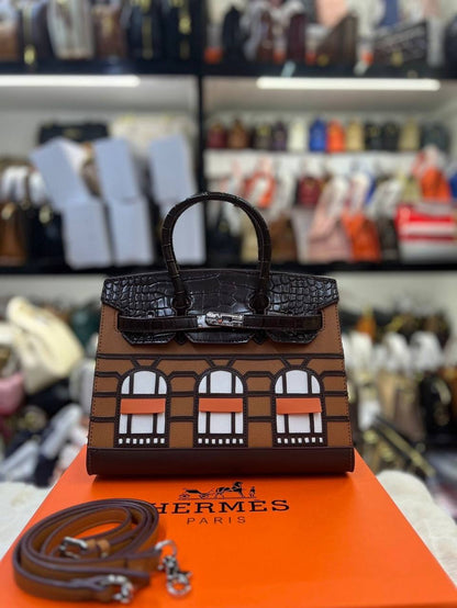 Hermes

with box 
🎁🎁🎁

130 dhs🪙💕

Zain50
♥️♥️♥️