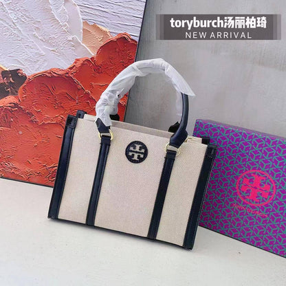 🎉 Offer 🎊 Tory buch / Dior / Coach
Size : 25 ~ 19 cm
75 dhs🇦🇪
with box 🎁

Zain115
♥️♥️♥️