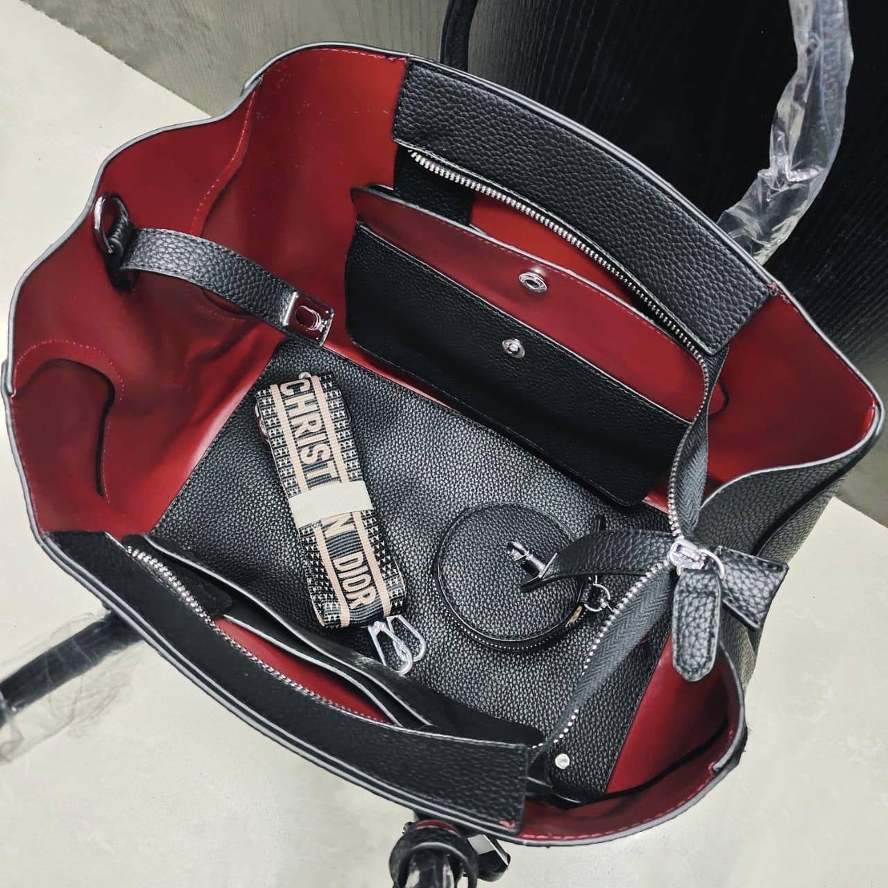 DIOR 
GOOD QUALITY 
115 dhs🪙💕

Zain39
♥️♥️♥️