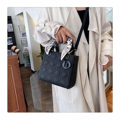 Dior
ᴍᴀᴛᴛᴇ ʟᴇᴀᴛʜᴇʀ ᴍᴀᴛᴇʀɪᴀʟ
ᴡɪᴛʜ ᴛᴡɪʟʟʏ ɪɴᴄʟᴜᴅᴇ
ᴡɪᴛʜ BOX
🎁🎁🎁

 *SIZE 24 cm 
105 dhs🇦🇪

 *SIZE 20 cm 
95 dhs🇦🇪

Zain31
♥️♥️♥️