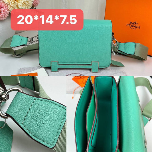Hermes

With box 
🎁🎁🎁

90 dhs🇦🇪

Zain137
♥️♥️♥️