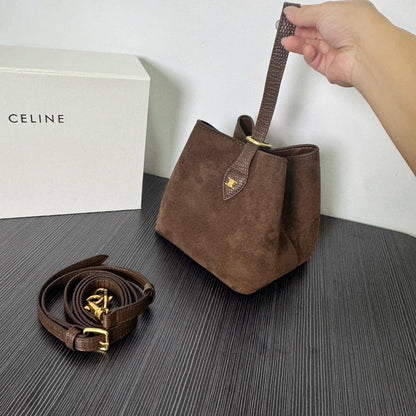 Celine new arrival copy one 
220 dhs🇦🇪

#without box

#15.5cm

Zain228
♥️♥️♥️