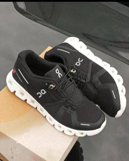 On Cloud 
Size 36 to 46 
120 dhs🪙

Zain82
♥️♥️♥️