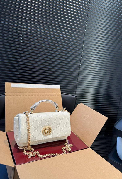 D&G

90 dhs🇦🇪

Good quality 

with box
🎁🎁🎁

Zain35
♥️♥️♥️