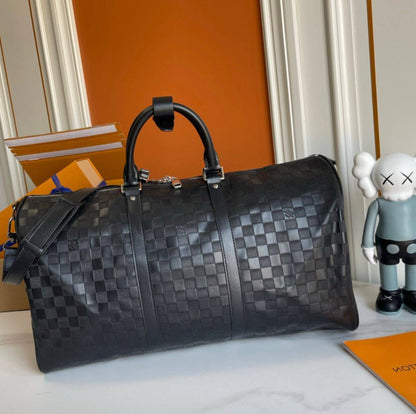 LV TRAVELLING BAG 
GOOD QUALITY 
115 dhs🪙💕
SIZE : 55cm

Zain39
♥️♥️♥️
