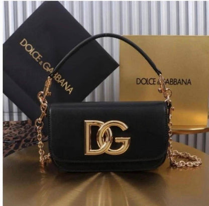 D&G

90 dhs🇦🇪

Good quality 

with box
🎁🎁🎁

Zain35
♥️♥️♥️