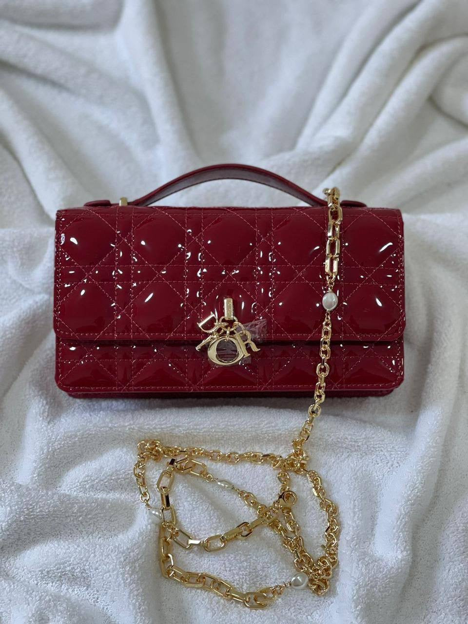 Dior
good quality,  
with box, 
🎁🎁🎁

size 22* 13 cm 

100 dhs🇦🇪

Zain12
♥️♥️♥️