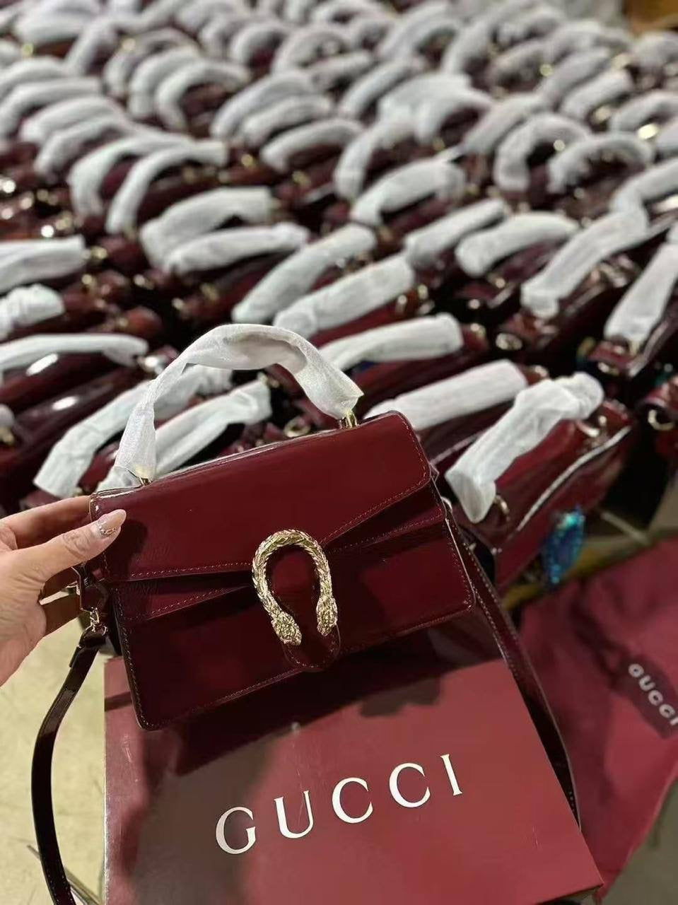 Gucci Mini
Size: 18 * 12 cm
95 dhs🇦🇪

with box
🎁🎁🎁

Zain115
♥️♥️♥️
