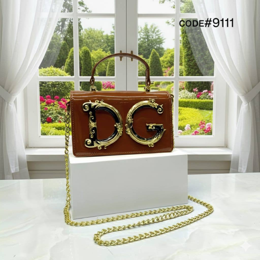 D&G
ᴛᴏᴘ ʜᴀɴᴅ ʙᴀɢ
ᴡɪᴛʜ ʟᴏɴɢ ᴄʜᴀɪɴ sʟɪɴɢ
ɢᴏʟᴅ ʜᴀʀᴅᴡᴀʀᴇ
ɢʟᴏssʏ ᴍᴀᴛᴇʀɪᴀʟ
sɪᴢᴇ : 18 cm
ᴡɪᴛʜ BOX
🎁🎁🎁

70 dhs🪙💕

Zain31
♥️♥️♥️