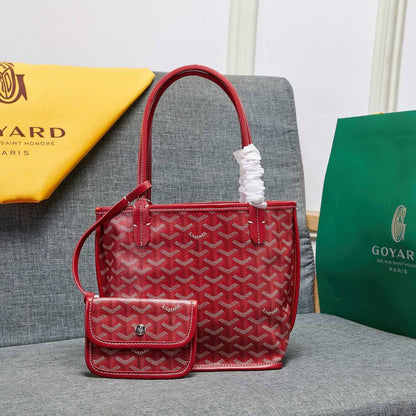 GOYARD 
NEW CAME 
HIGH QUALITY SMALL SIZE 
Use on both sides 
WITH BOX 
🎁🎁🎁

90 dhs🪙💕

Zain39
♥️♥️♥️